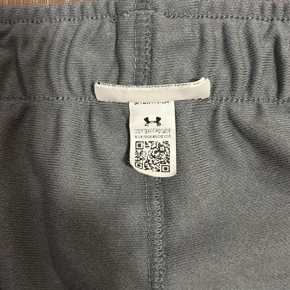 Under Armour Womens grey and white Athletic shorts - Picture 4 of 7